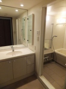 収納力アップ！　床下・壁面収納が豊富なマンションにリフォーム